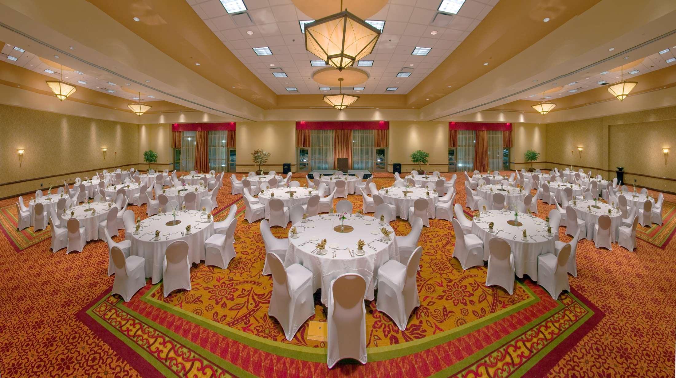 Embassy Suites By Hilton Norman Hotel & Conference Center מראה חיצוני תמונה