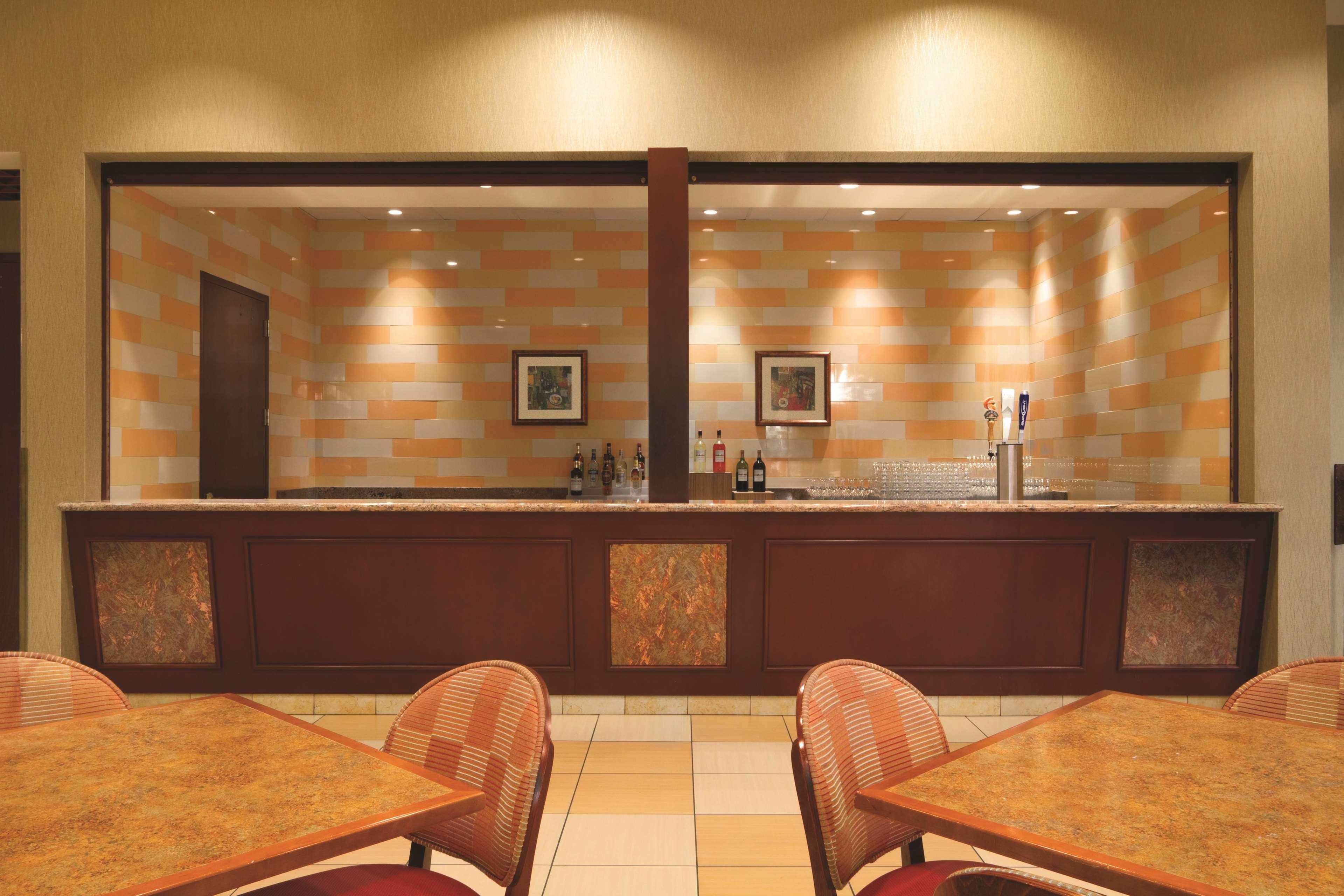 Embassy Suites By Hilton Norman Hotel & Conference Center מסעדה תמונה
