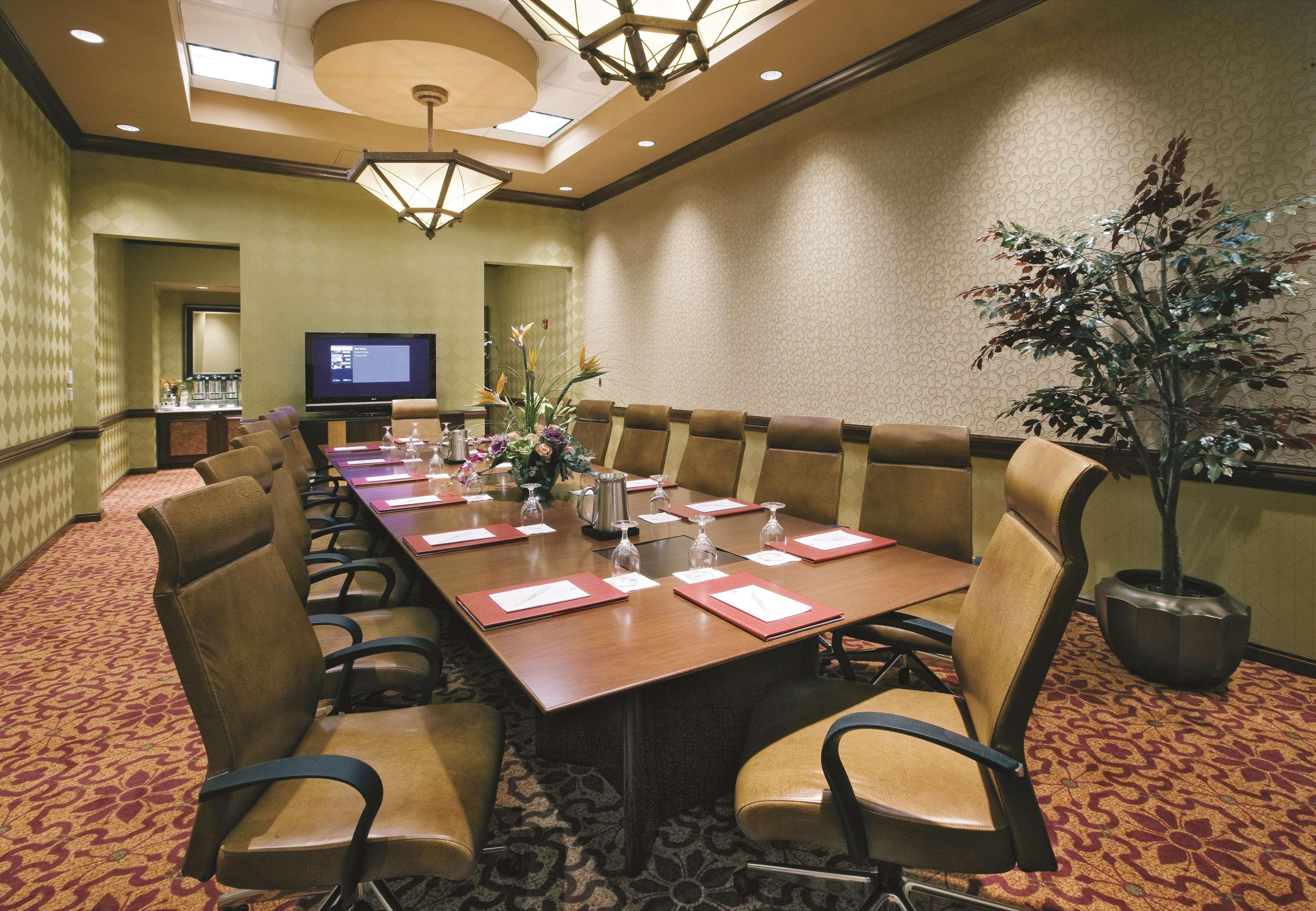 Embassy Suites By Hilton Norman Hotel & Conference Center מראה חיצוני תמונה