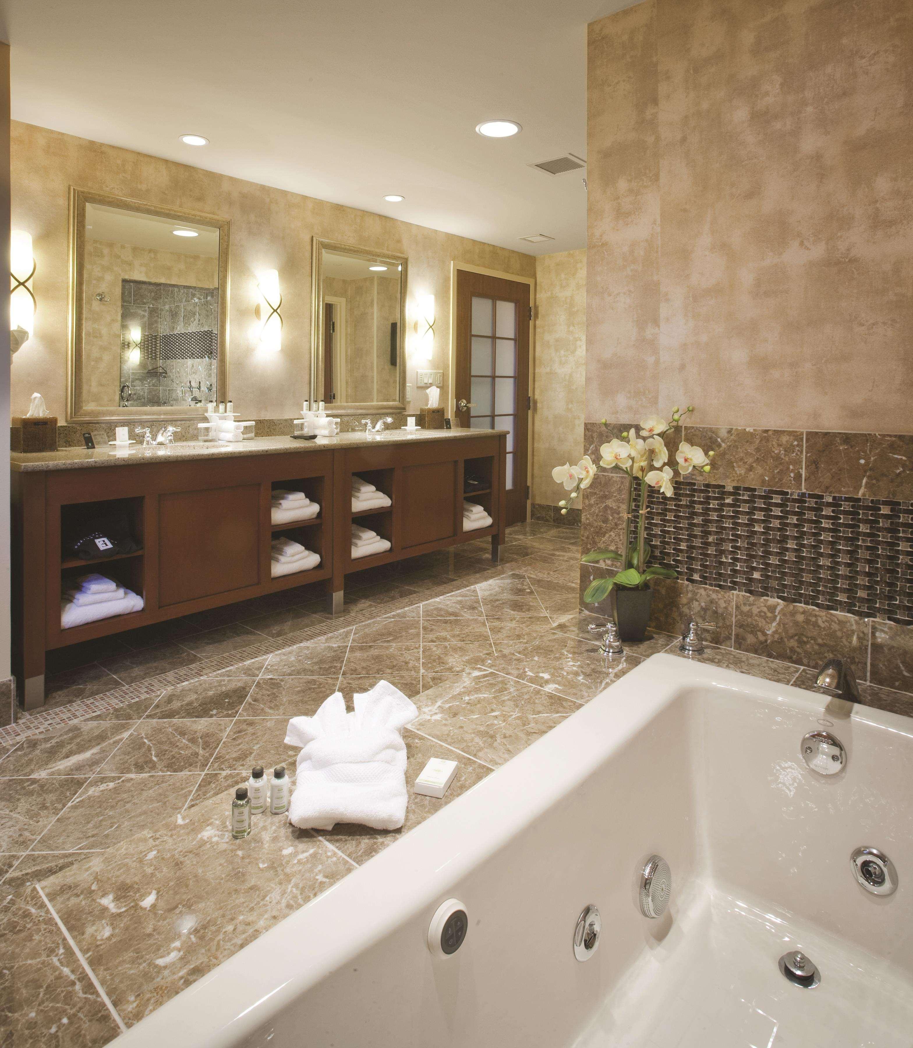 Embassy Suites By Hilton Norman Hotel & Conference Center מראה חיצוני תמונה