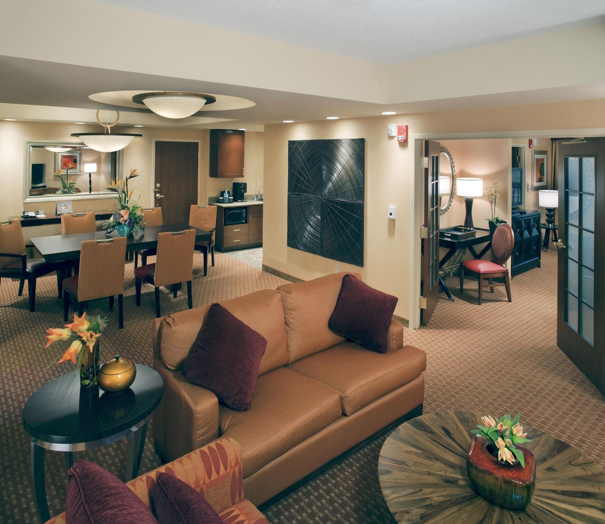 Embassy Suites By Hilton Norman Hotel & Conference Center מראה חיצוני תמונה