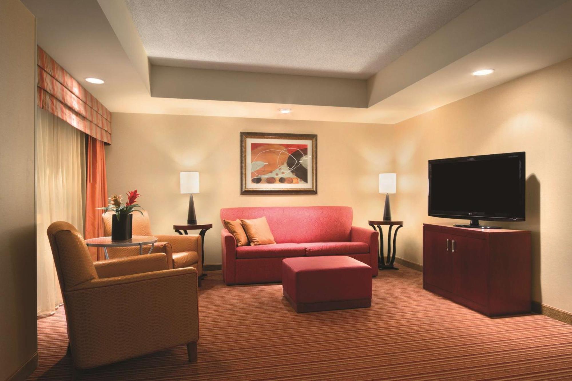 Embassy Suites By Hilton Norman Hotel & Conference Center מראה חיצוני תמונה
